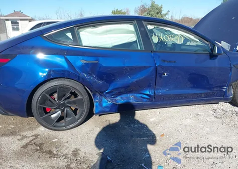 2024 Tesla Model 3 Performance All-Wheel Drive z USA, uszkodzony, nr VIN 5YJ3E1ETXRF795032